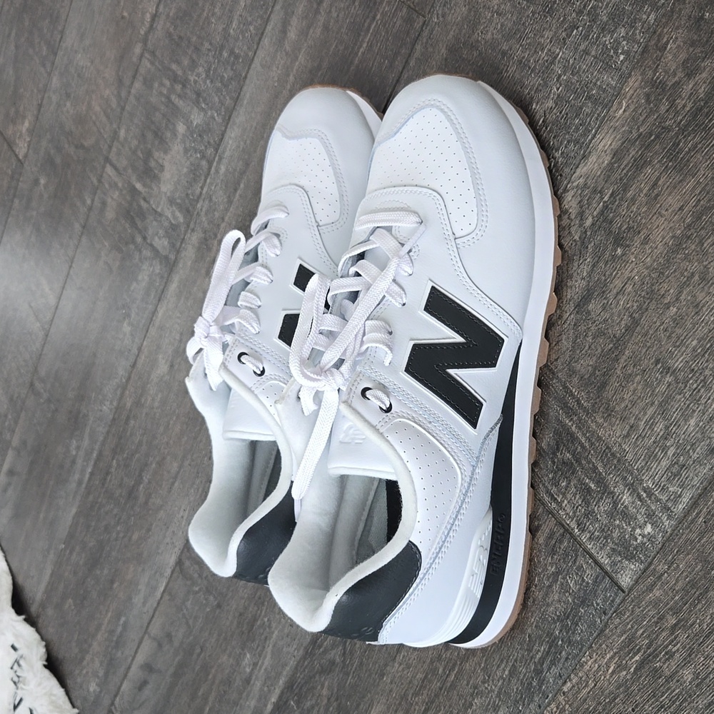 Mens New Balance tennis shoed size 12 New
